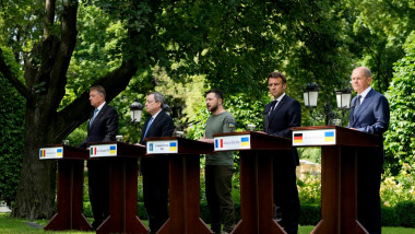 Zelenski, Iohannis, Macron, Scholz și Draghi, la podiumuri