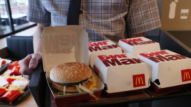 Big Mac servit în Rusia.