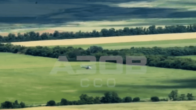 Elicopter rus care zbura extrem de aproape de sol, doborât de ucraineni