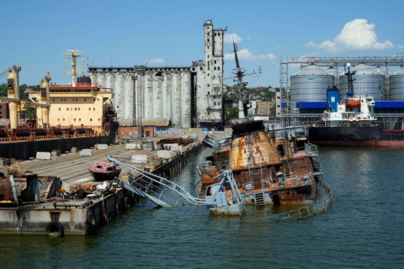 Mariupol port