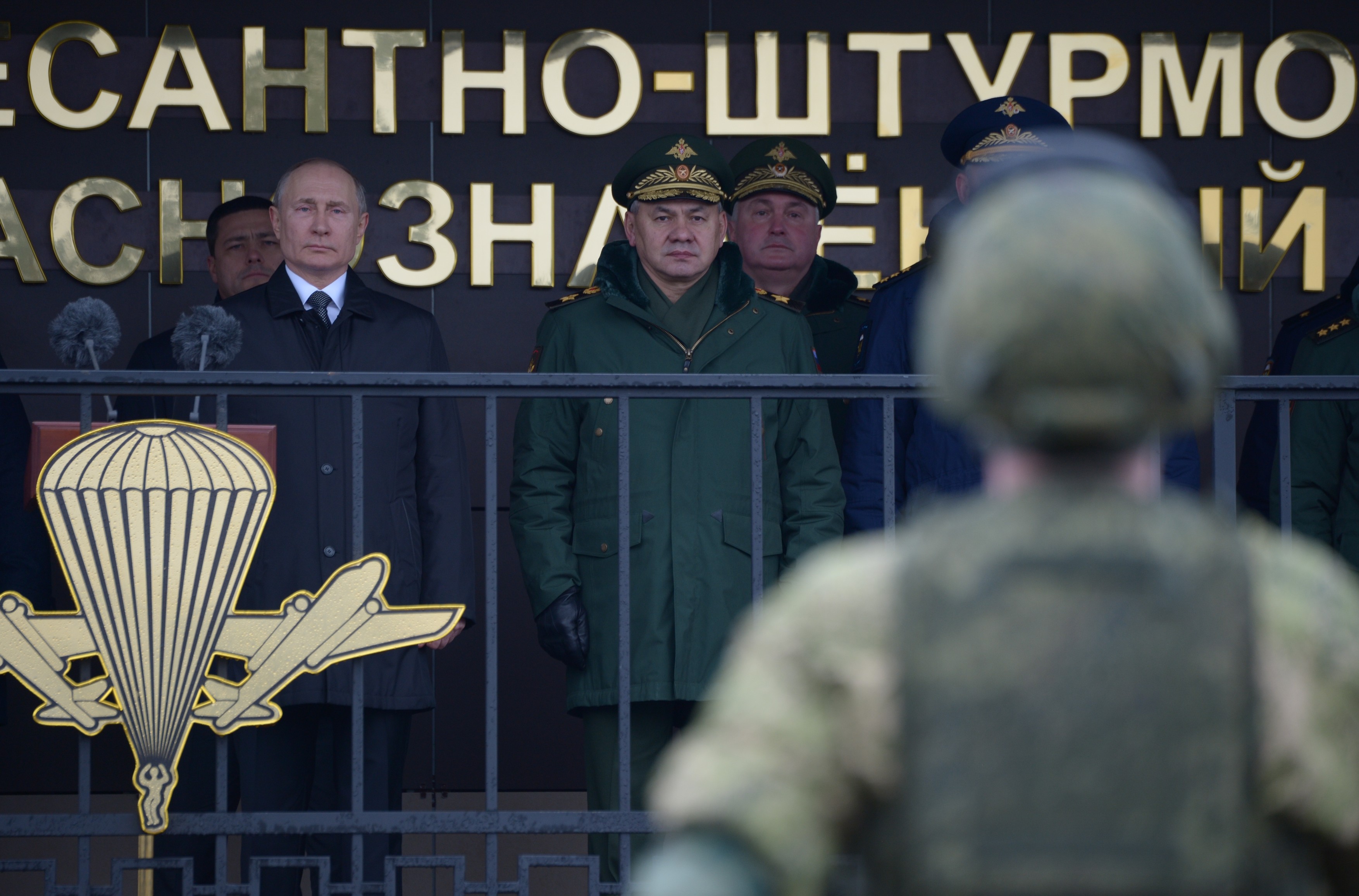 Vladimir Putin l-a demis pe şeful trupelor de paraşutişti ale Rusiei, care au înregistrat pierderi grele în Ucraina