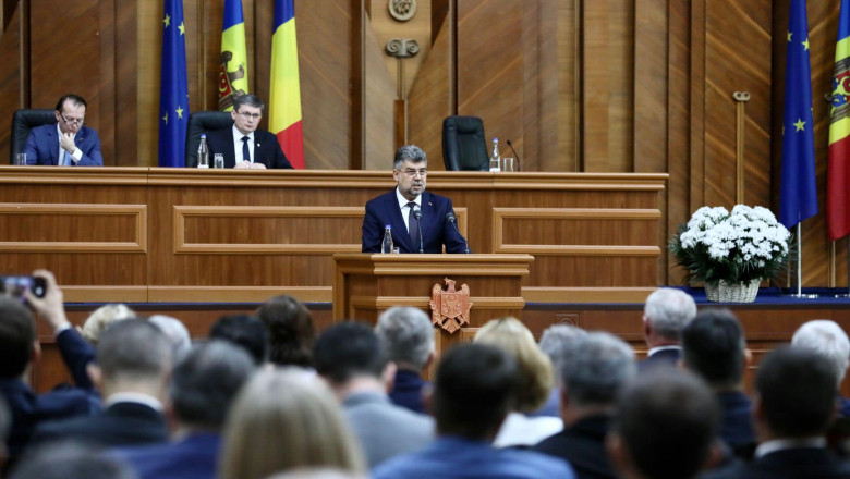 Marcel Ciolacu, preşedintele Camerei Deputaţilor, vorbeşte de la tribună în cadrul şedinţei comune de la Chişinău a Parlamentelor României şi Moldovei