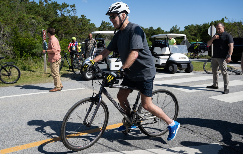 Joe Biden pe bicicletă