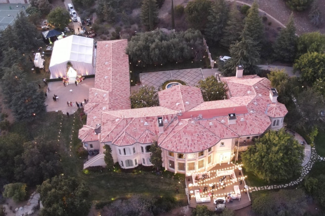 *PREMIUM-EXCLUSIVE* Aerial views of crews as they set up for Britney Spears and Sam Asghari's wedding