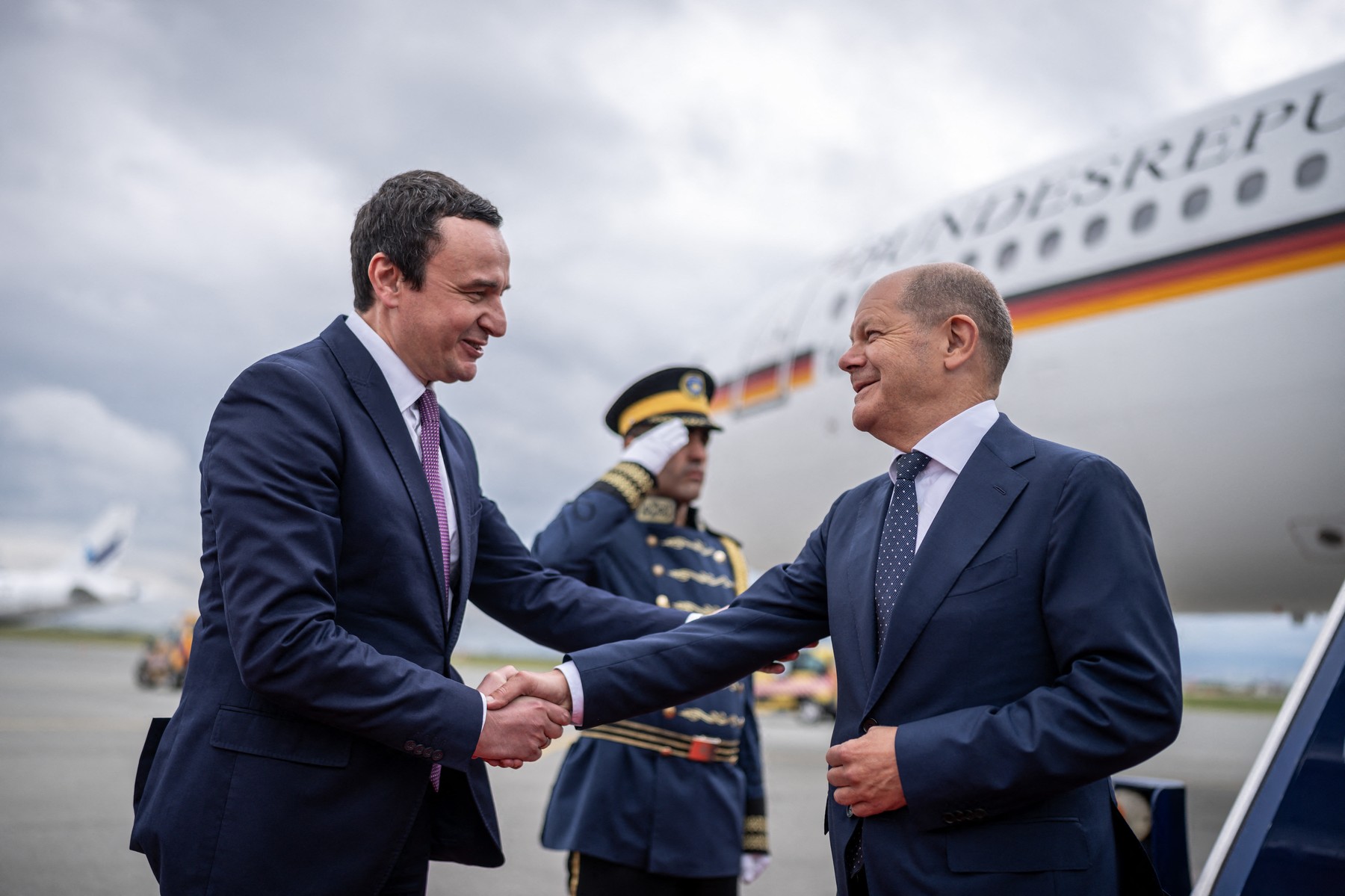Kosovo anunță că va depune cererea oficială de aderare la UE până la sfârșitul anului. „Europa este destinul nostru”