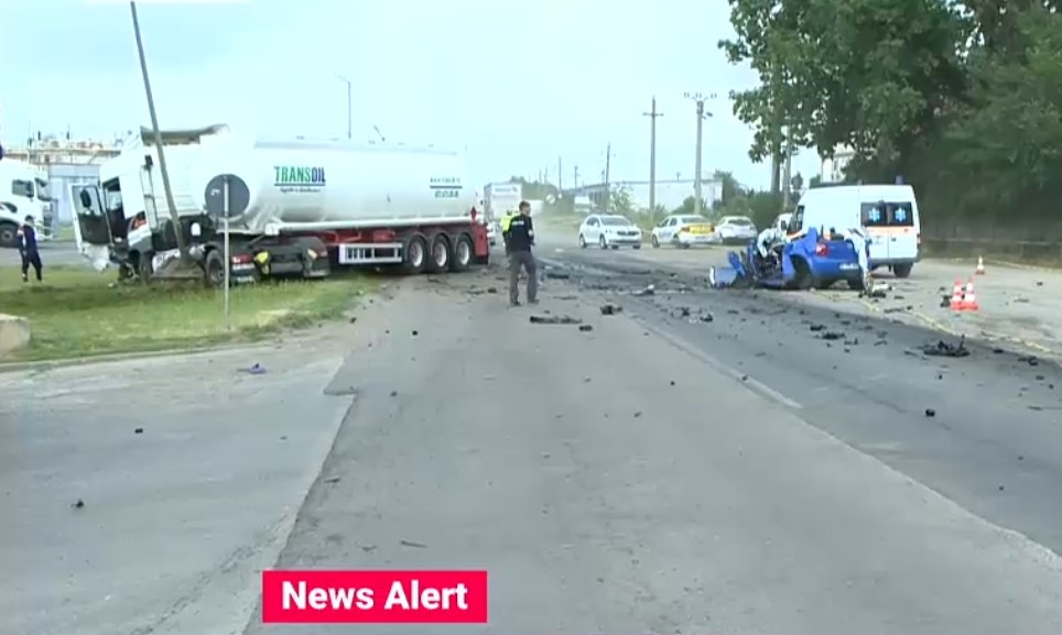 Accident grav pe Centura Capitalei. Un șofer a murit după ce mașina pe care o conducea s-a izbit de o cisternă