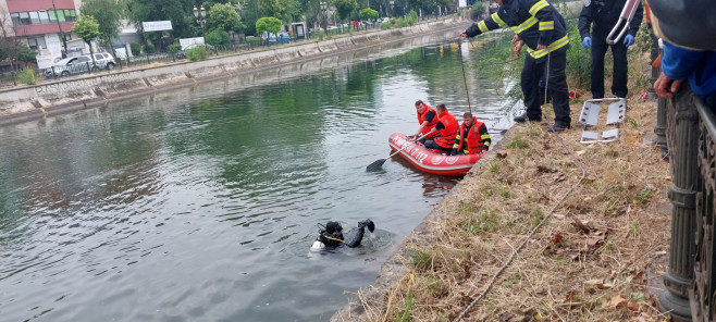 Un bărbat a căzut în râul Dâmbovița, în zona Spitalului Universitar