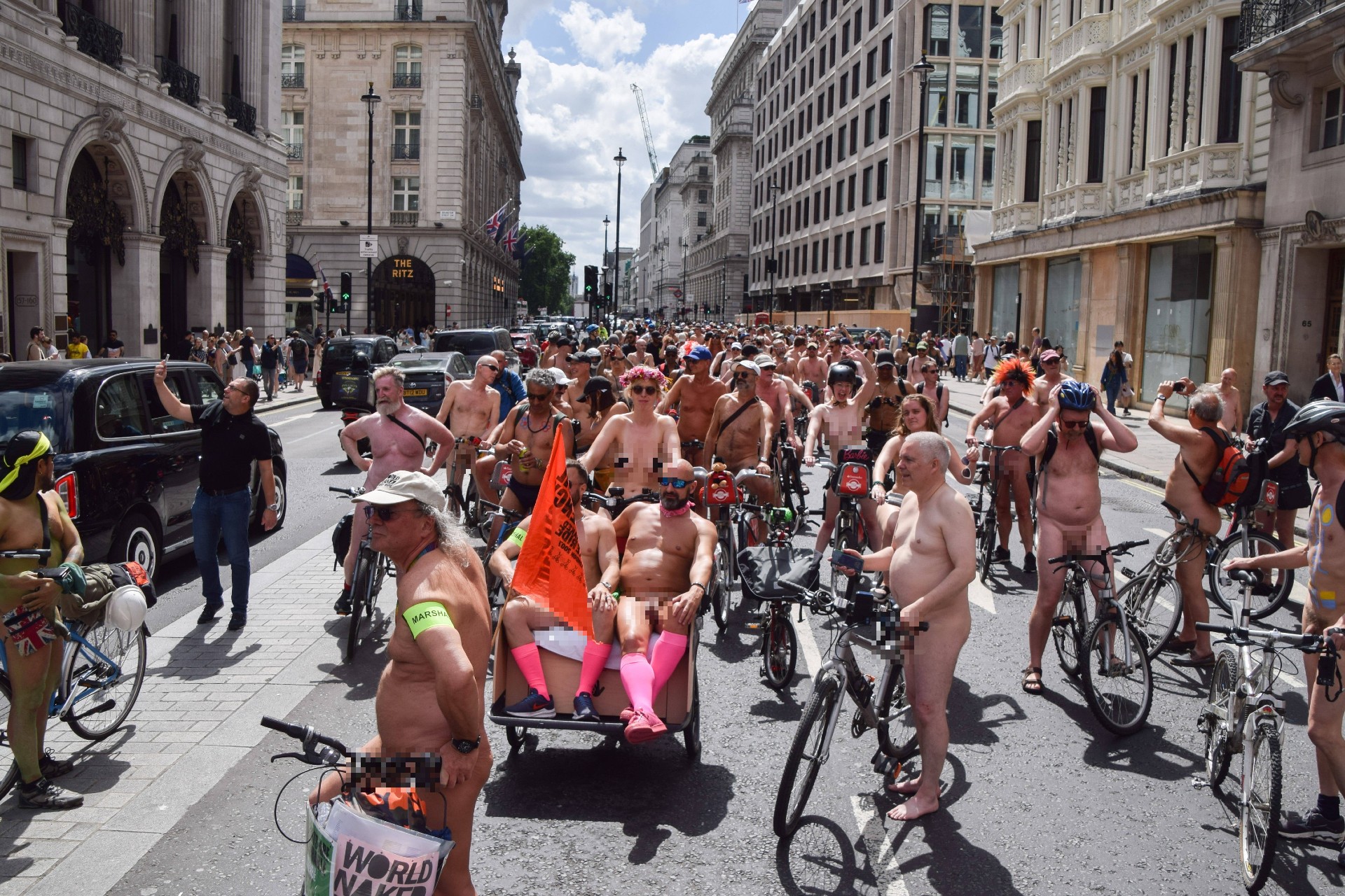 Affe auf bike nude