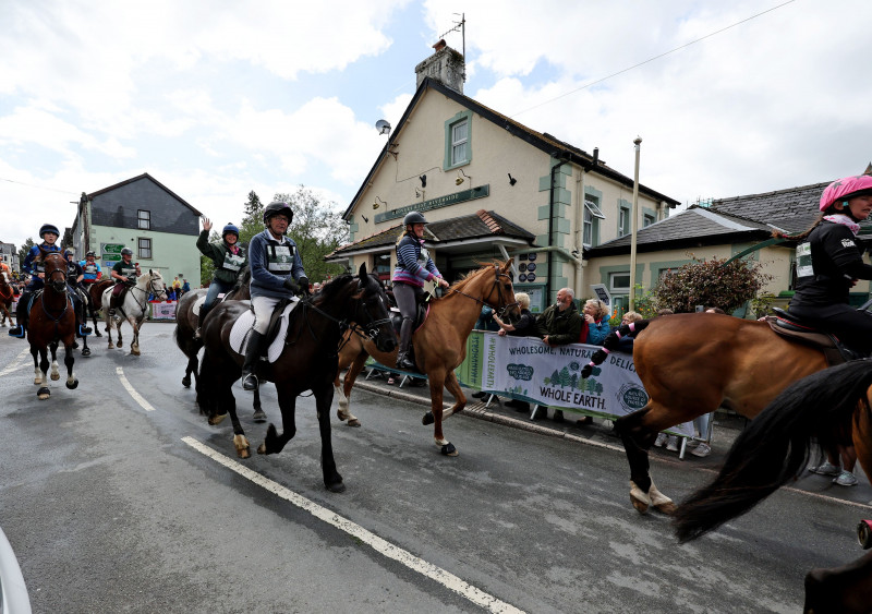 Whole Earth Man v Horse Race - 11 Jun 2022