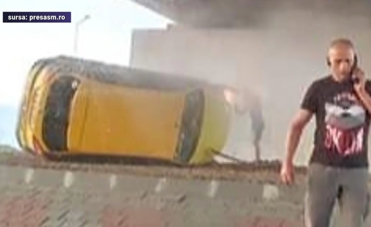 Un băiat de 15 ani s-a drogat, a luat mașina tatălui și a condus cu viteză până s-a răsturnat. Cu el mai erau câțiva prieteni