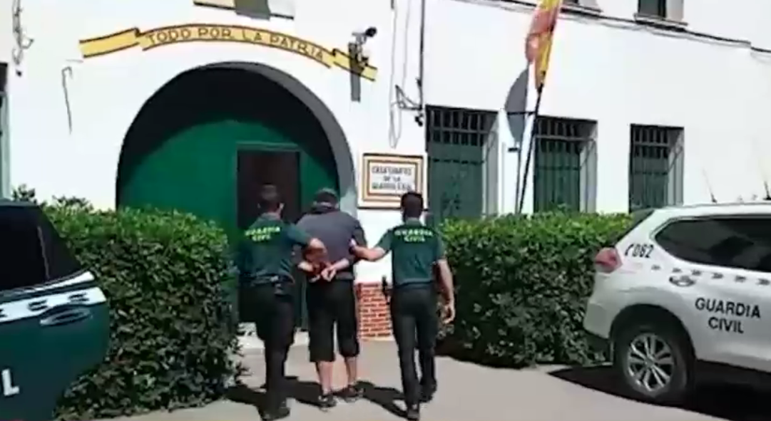 VIDEO. Român arestat în Spania, după ce a fost prins furând combustibil din rezervoarele camioanelor