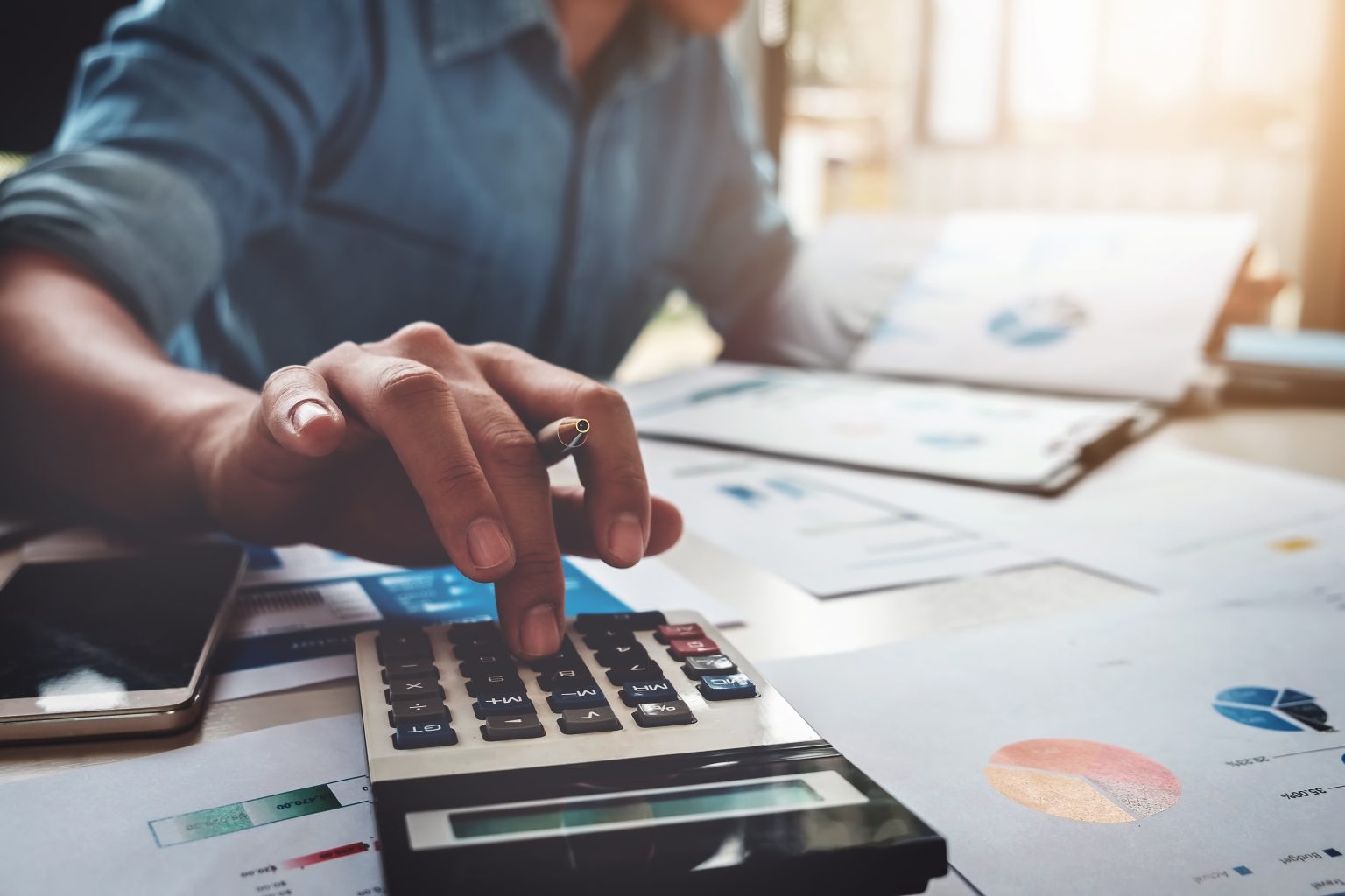 11 organizații ale mediului de afaceri cer menținerea unei cote unice de impozitare și reducerea „reală” a evaziunii fiscale