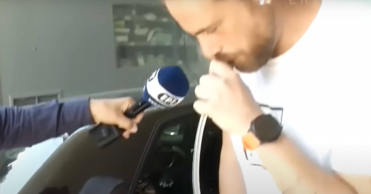 Δύο απλοί τρόποι για να κλέψεις βενζίνη από το ρεζερβουάρ ενός αυτοκινήτου μετέδωσε η ελληνική δημόσια τηλεόραση