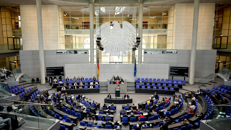 imagine de ansamblu a sălii de plen a Bundestagului - Parlamentul german