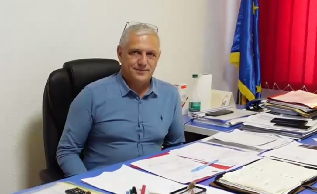 Primar din Argeș reținut pentru că și-ar fi folosit funcția pentru a obținute favoruri sexuale