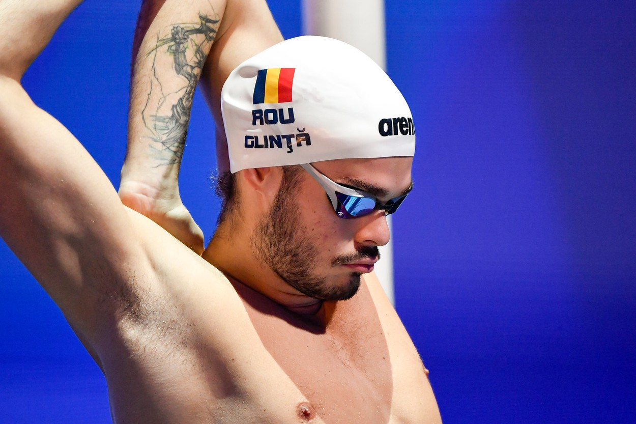 Robert Glinta, locul 5 in finala probei de 50 m spate de la CM de nataţie, dupa modificarea clasamentului