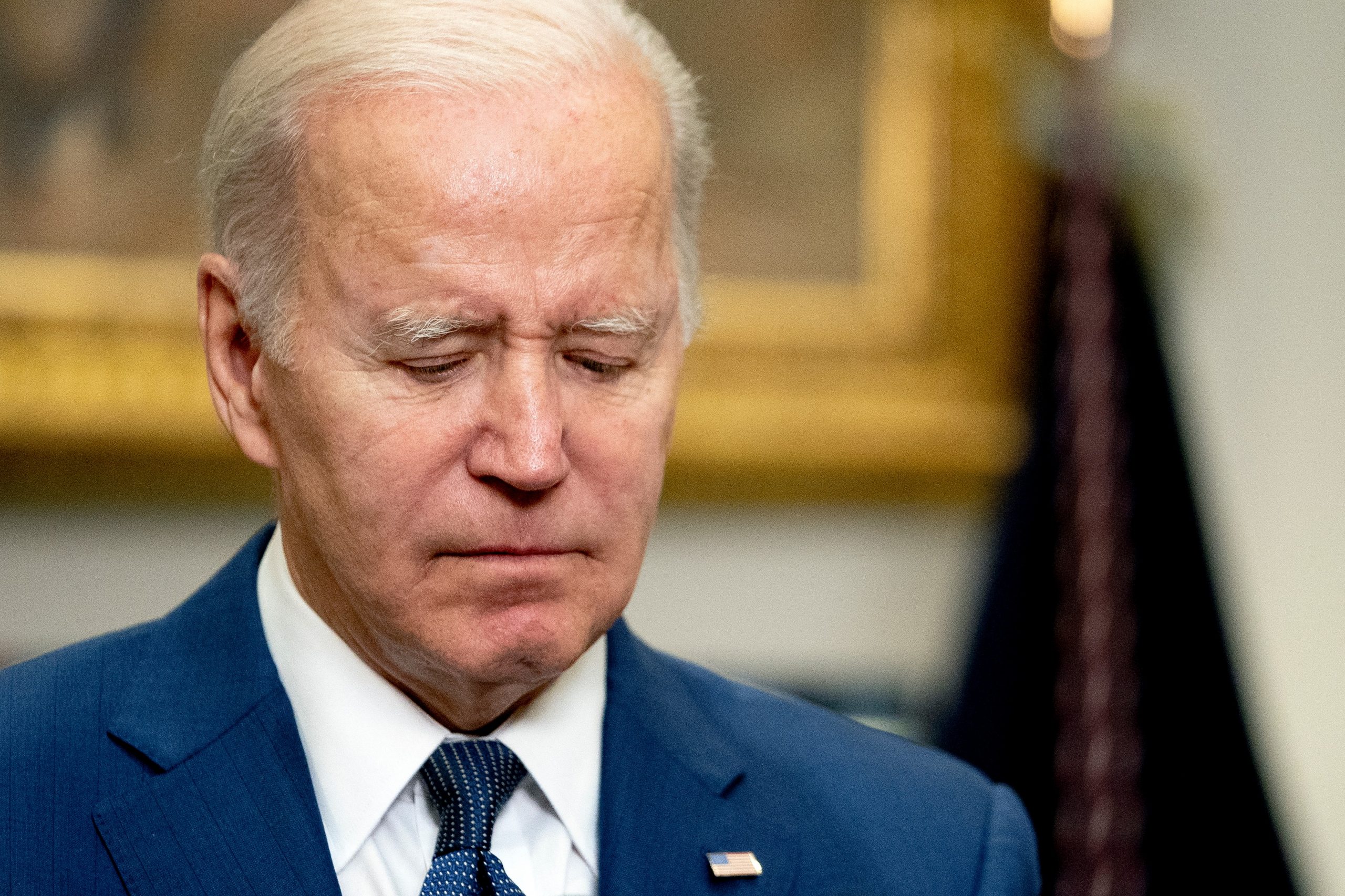 Președintele Biden a semnat legea care vizează reducerea violenţelor cu arme de foc