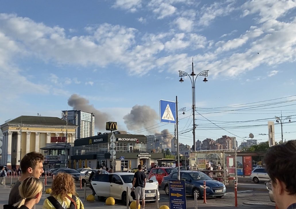 Explozii în centrul capitalei Kiev. Zelenski: „Ucraina își va recâștiga toate orașele pierdute în fața Rusiei, inclusiv Severodonețk”