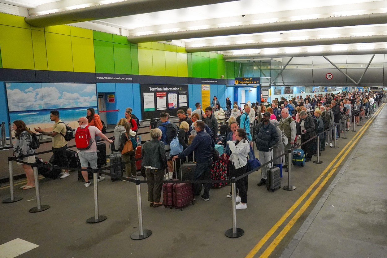 British Airways workers at Heathrow airport have voted to strike in a dispute over pay, Manchester, Greater Manchester, UK - 26 Jun 2022