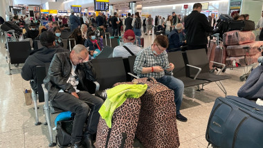 EXCLUSIVE: Long Queues And Delays At Heathrow Airport