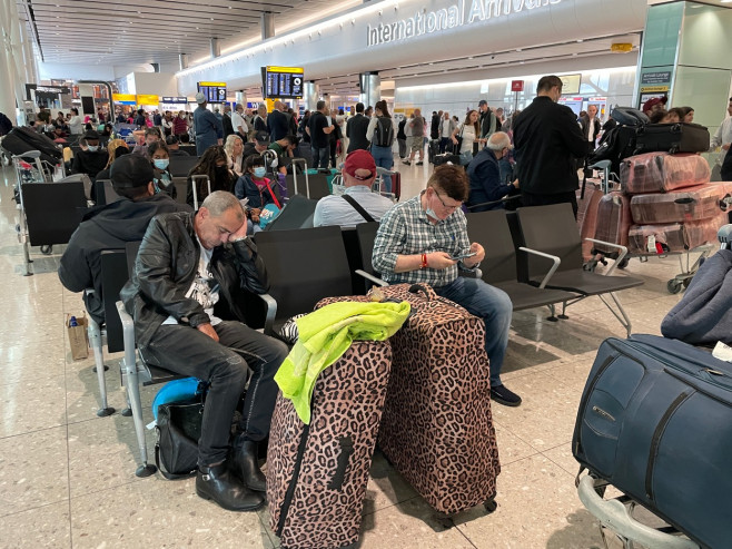 EXCLUSIVE: Long Queues And Delays At Heathrow Airport