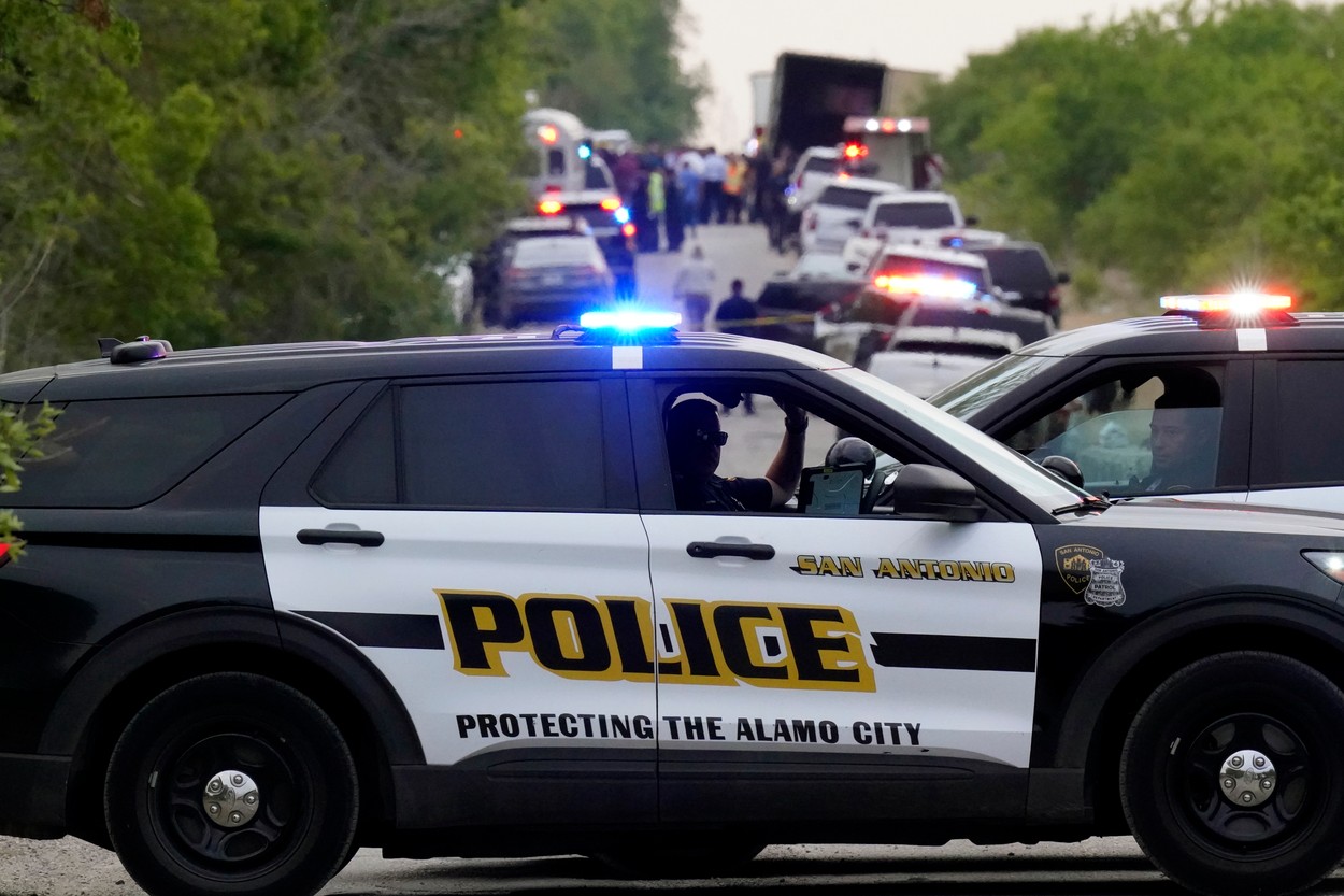 Doi bărbați au fost acuzați în legătură cu moartea celor 51 de migranți găsiți într-un camion din Texas