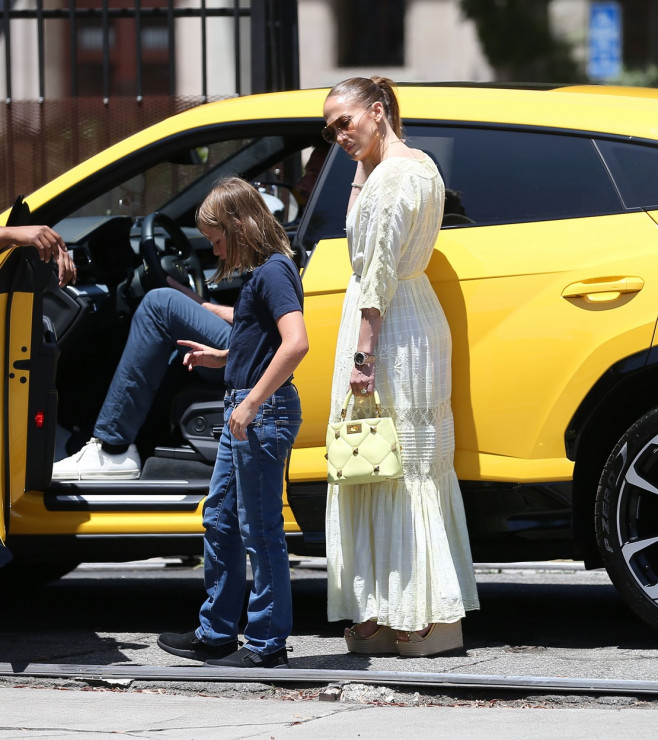 PREMIUM EXCLUSIVE Ben Affleck Scopes Out Damage After Son Samuel Crashed Lambo Into SUV