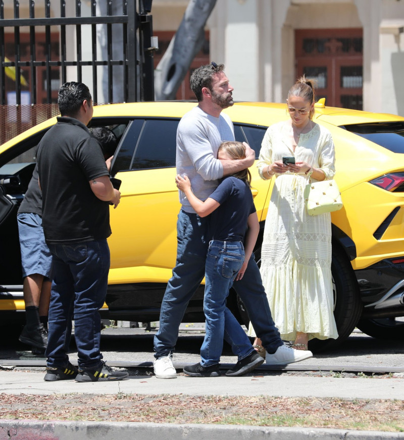 PREMIUM EXCLUSIVE Ben Affleck Negotiates With Dealership After 10-Year-Old Son's Fender Bender