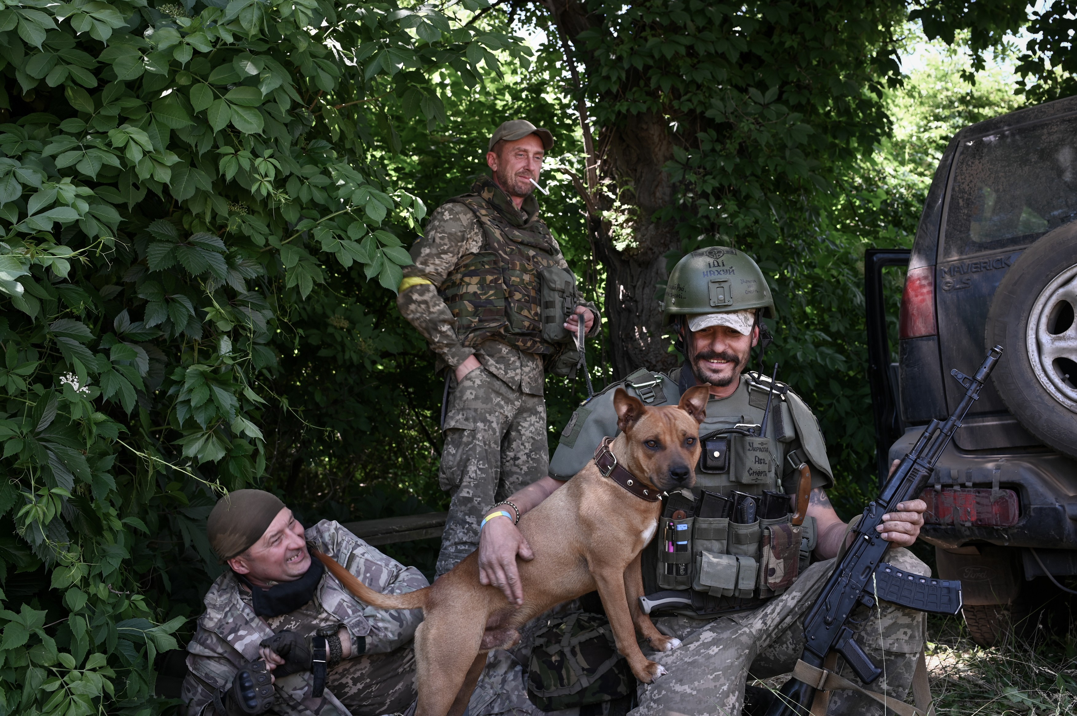 NYT: Militarii ucraineni din Donbas sunt slab echipați și nu pot chema artileria în sprijin pentru că rușii le bruiază stațiile radio