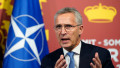 Jens Stoltenberg gesticulează la summit-ul NATO de la Madrid