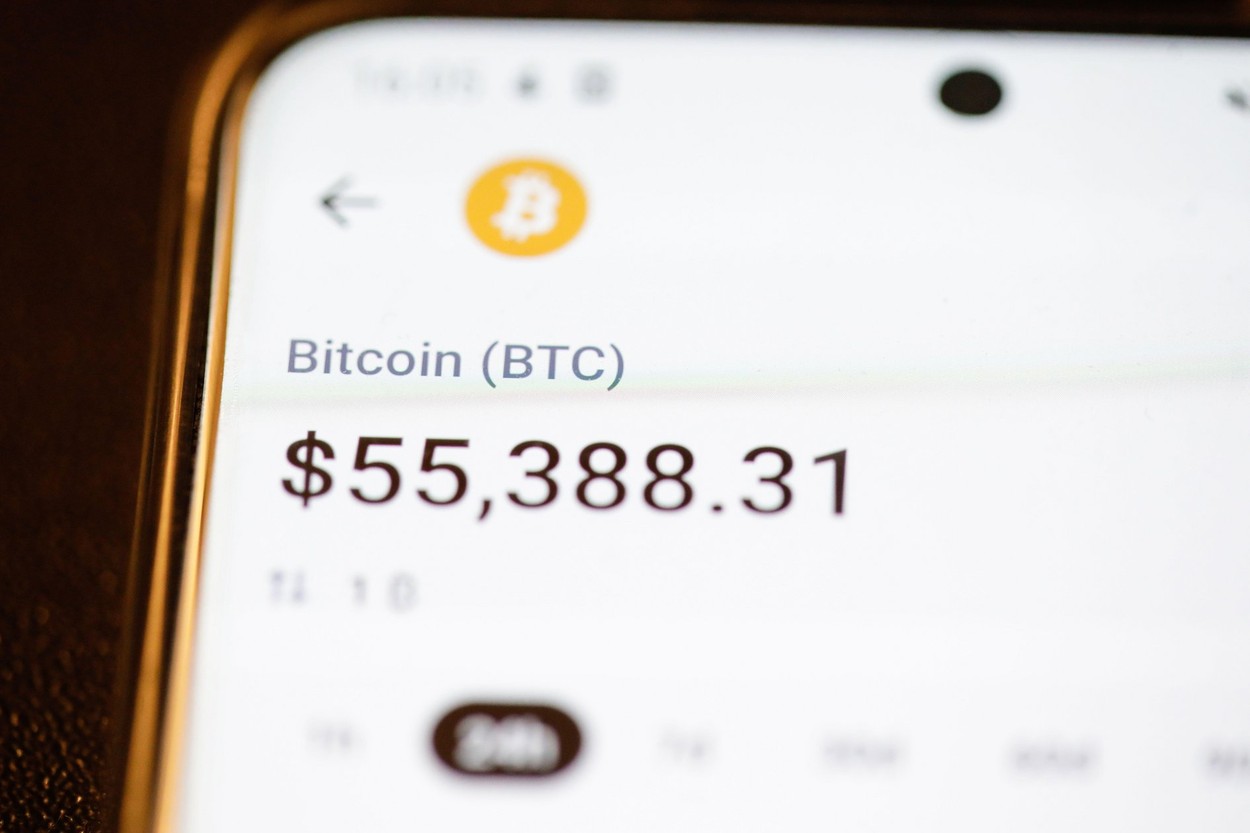 Guvernul a adoptat ordonanța care obligă furnizorii de servicii cripto să raporteze tranzacțiile către ANAF