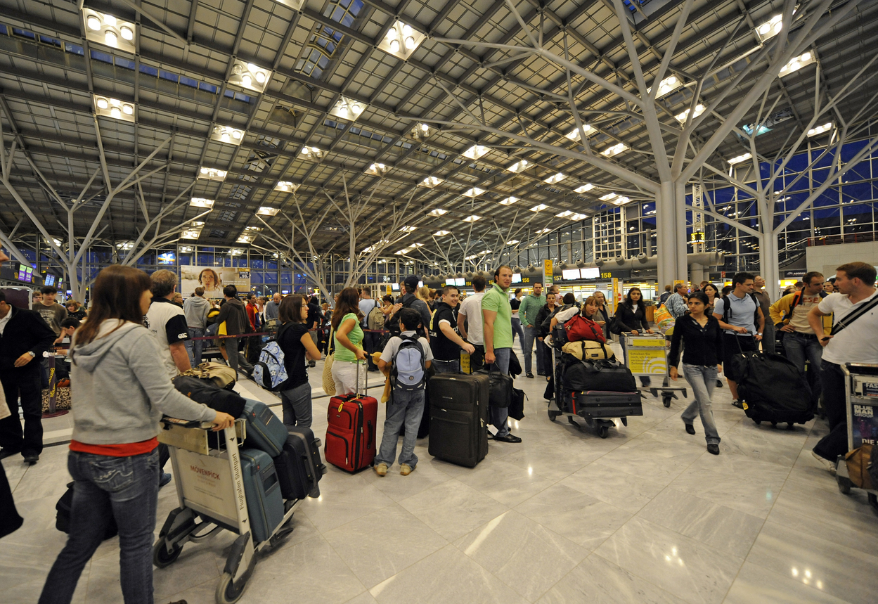 Germania relaxează reglementările legate de angajarea lucrătorilor străini, pentru a face față deficitului de personal din aeroporturi