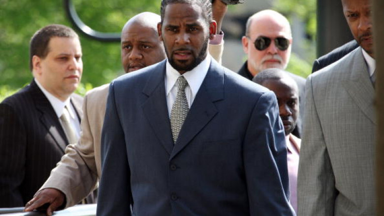 Cântărețul R. Kelly a fost condamnat la 30 de ani de închisoare pentru abuz sexual