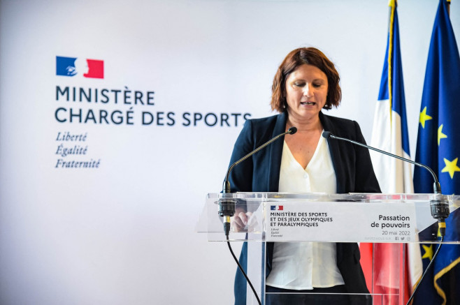 Passation de pouvoirs entre Roxana Maracineanu et Amélie Oudéa-Castéra, nouvelle ministre des Sports