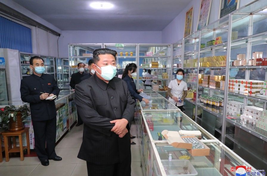 Coreea de Nord a oprit brusc importurile de echipamente medicale anti-Covid din China