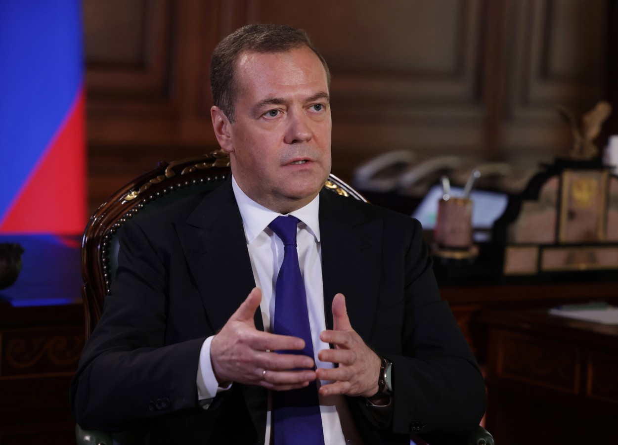 Medvedev: Nu discutăm cu SUA. Americanii să se târască înapoi și să ne ceară să negociem