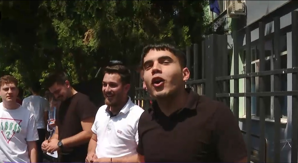 Bacalaureat 2022. Candidații, surprinși de subiectele la română: „Când am văzut ce-a picat acolo, m-am închinat”