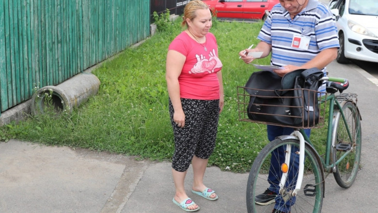 Peste 12.000 de români au primit pe cardurile sociale prima tranşă din ajutorul de 250 de lei