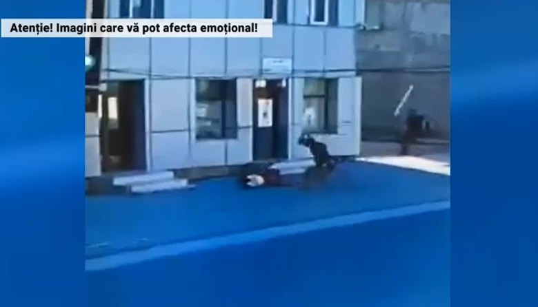 Bătaie cu bâte într-un sat din Constanța, soldată cu un mort și 2 răniți grav. Imaginile surprinse de camerele de supraveghere