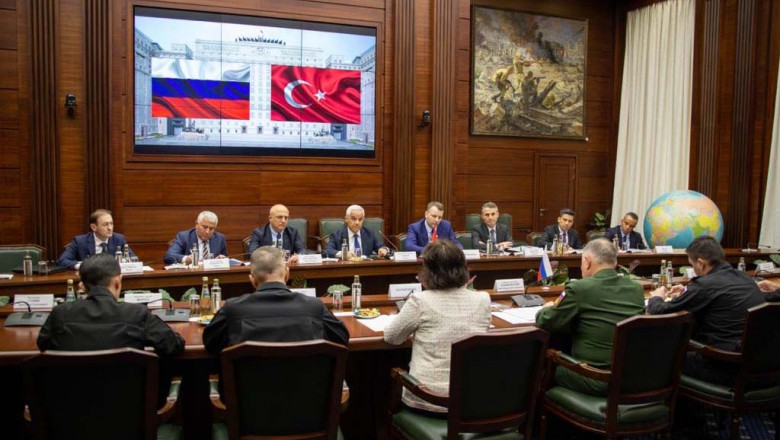 delegatiile turciei si rusiei la masa negocierilor