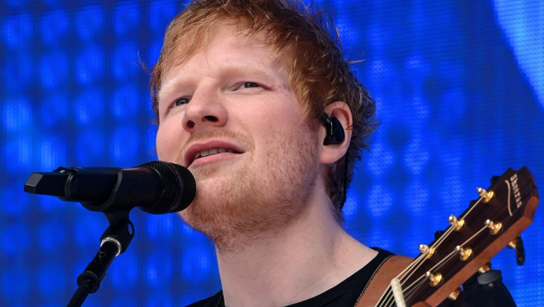 Ed Sheeran in timpul unui concert