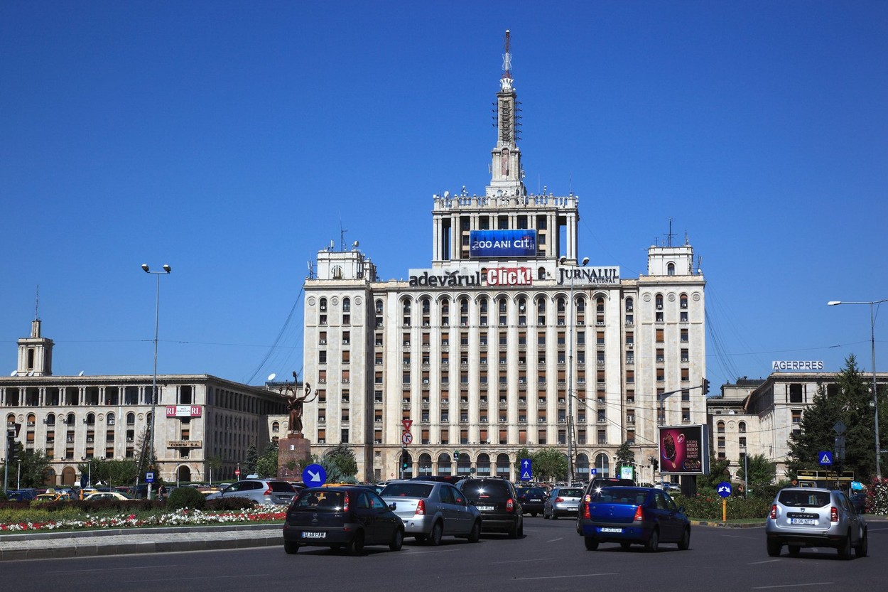 O femeie a murit după ce a căzut de pe Casa Presei din București. Ce spune Poliția
