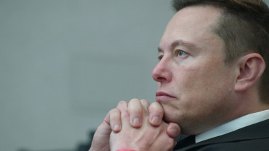 Elon Musk gânditor