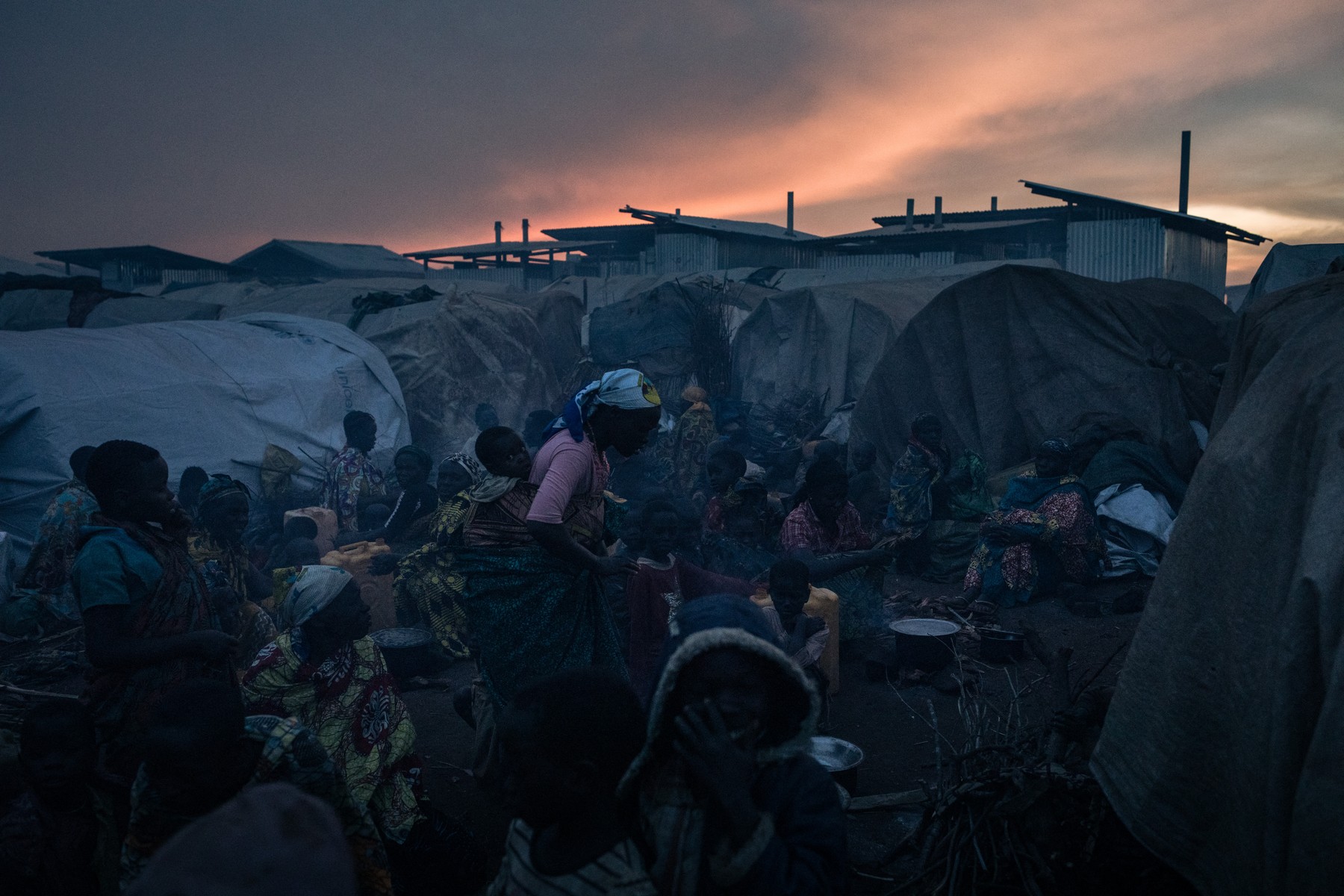 O femeie răpită în Congo a fost forțată să mănânce carne de om. „I-au scos mațele și m-au pus să le gătesc”