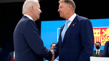 Joe Biden și Klaus Iohannis, la summitul NATO de la Madrid.