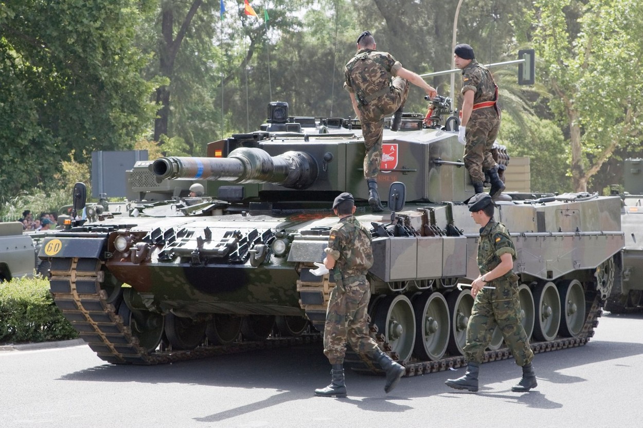 Tensiuni în guvernul Spaniei din cauza cheltuielilor militare promise la summitul NATO