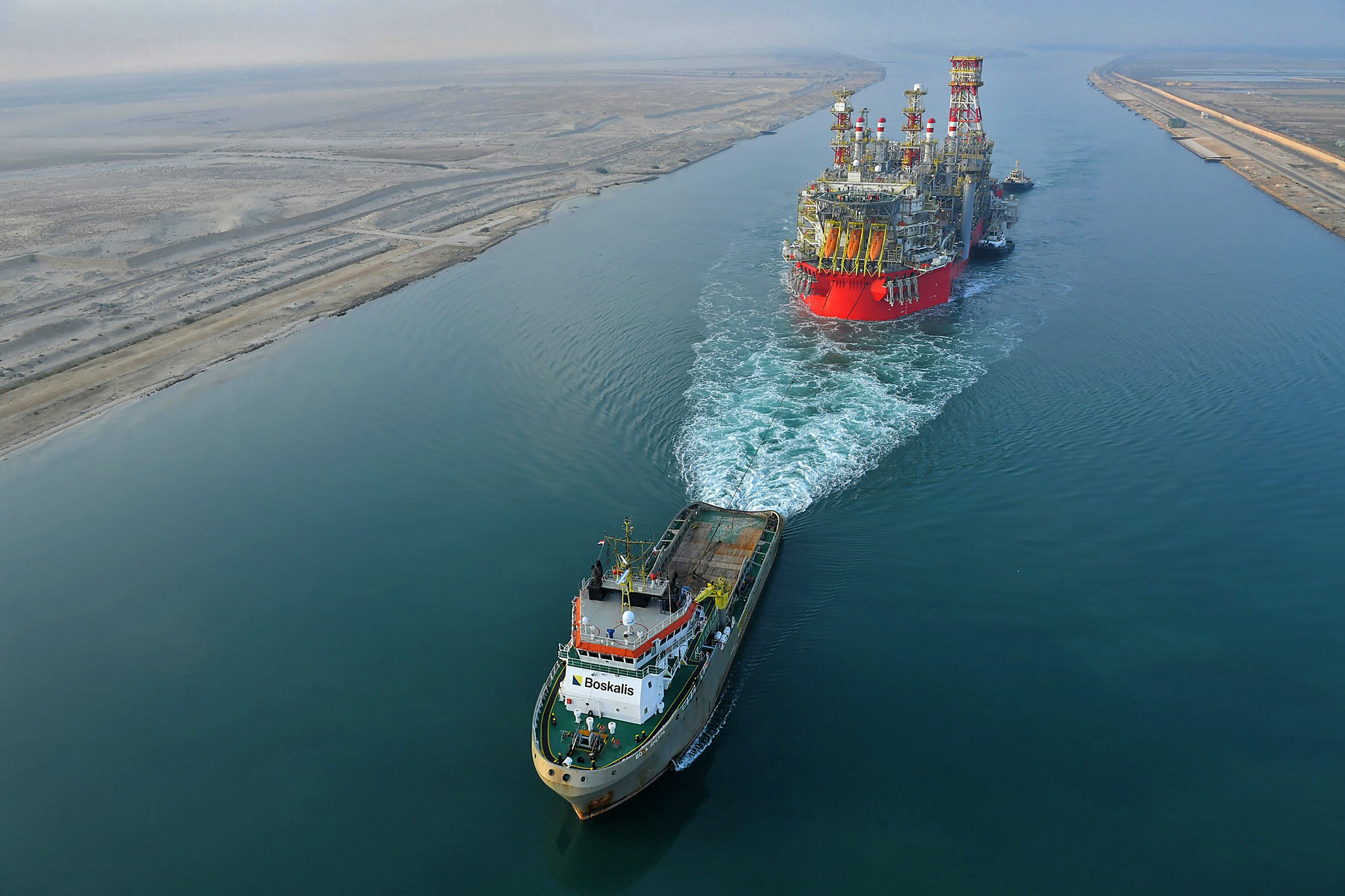 Autoritatea Canalului Suez a anunţat venituri record, de şapte miliarde dolari