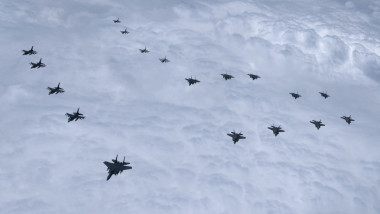 exercittiu militar cu avioane de lupta f-35