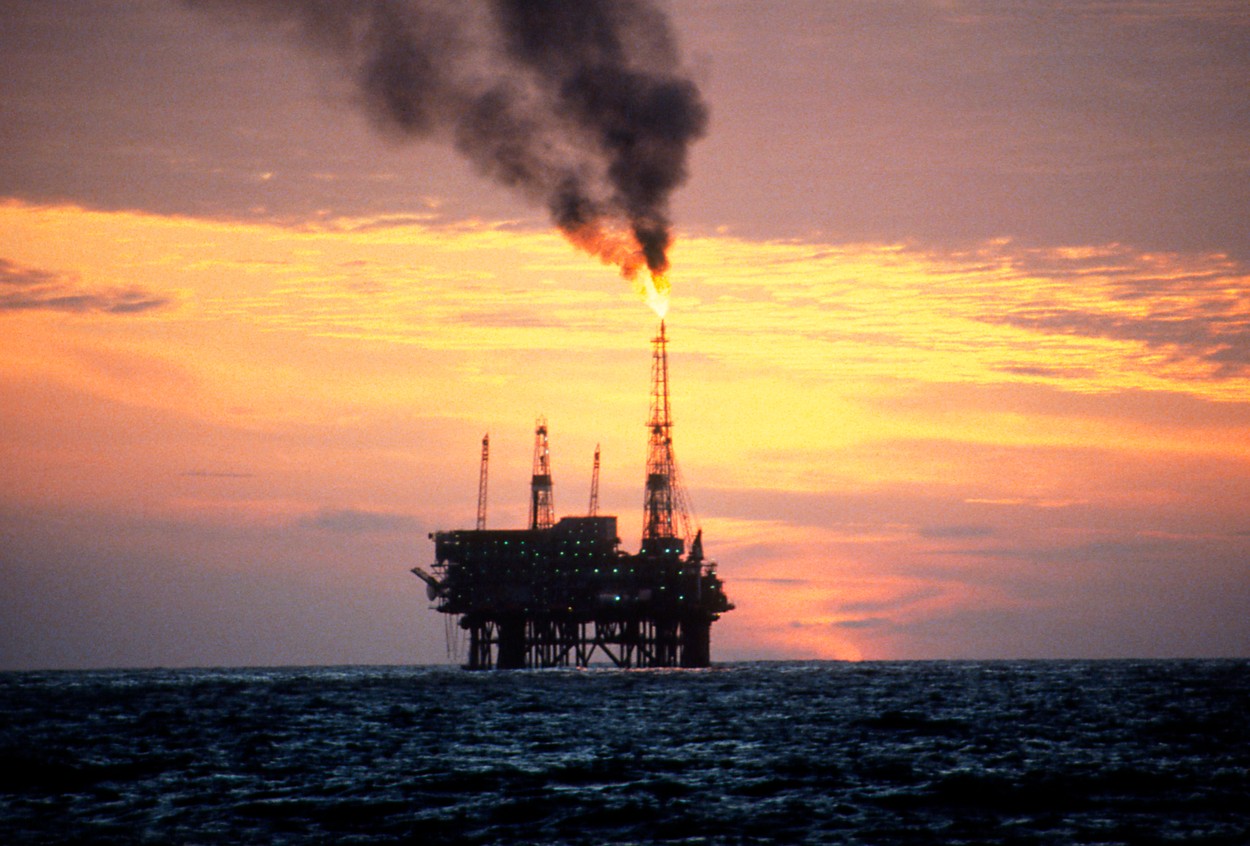 Petrolul a revenit în Europa sub pragul psihologic de 100 de dolari per baril
