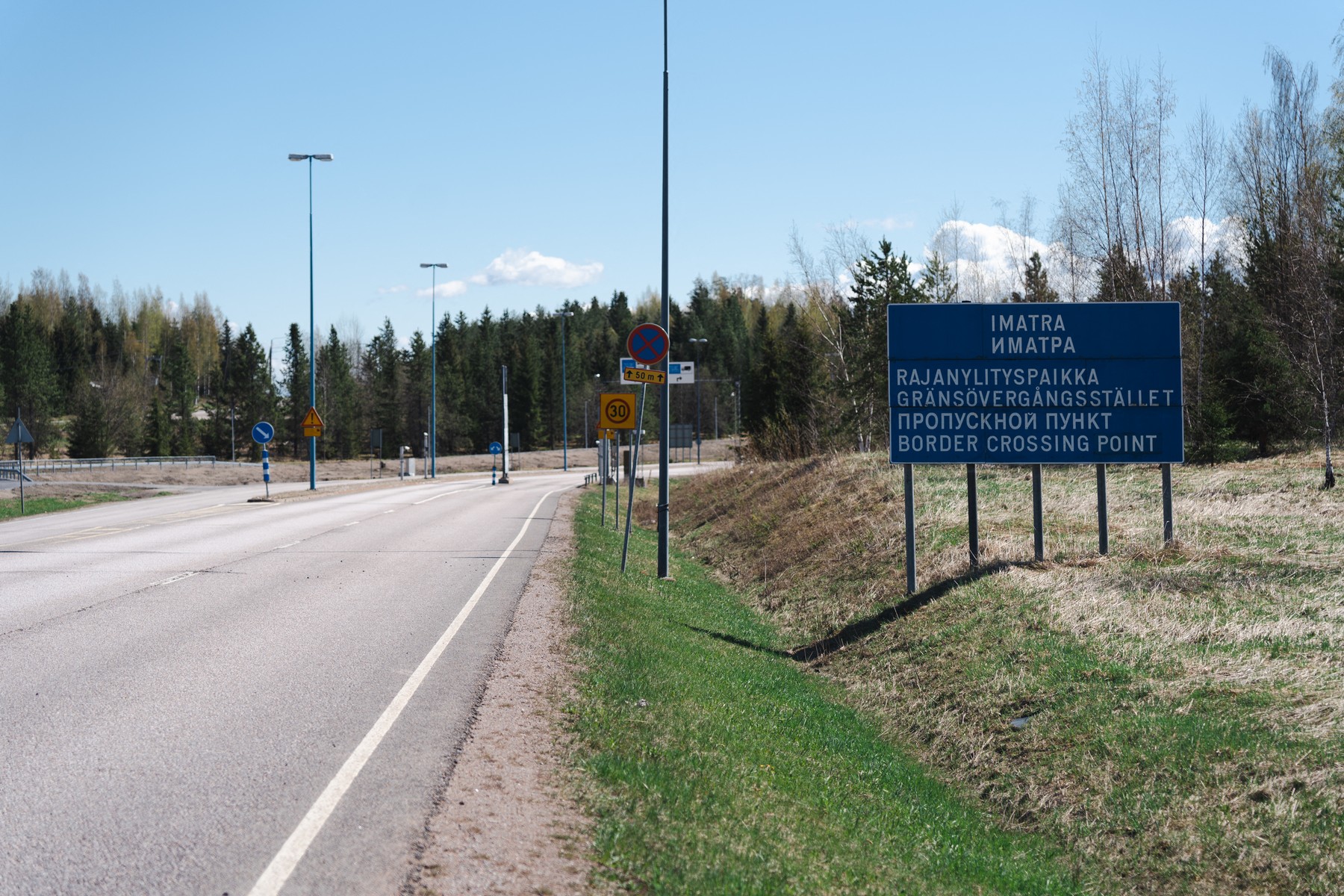 Finlanda își fortifică granița de 1.300 km cu Rusia cu bariere și garduri și o închide pentru solicitanții de azil politic